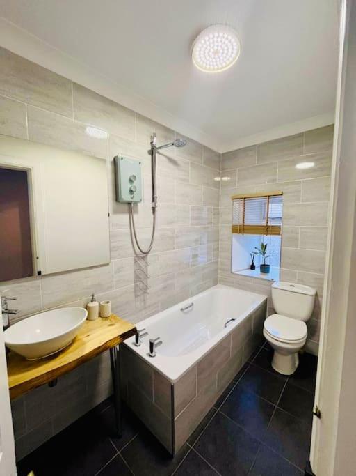 Beautiful Spacious Apartment In Town Centre Oban Eksteriør billede