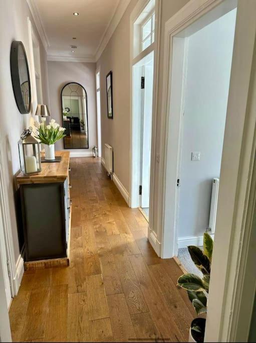 Beautiful Spacious Apartment In Town Centre Oban Eksteriør billede