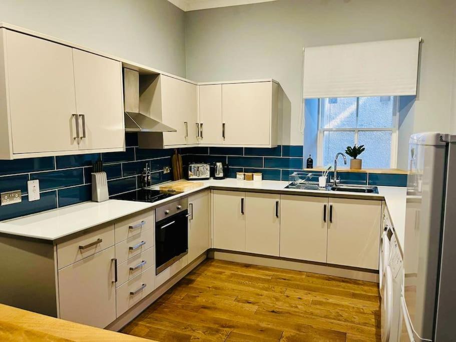 Beautiful Spacious Apartment In Town Centre Oban Eksteriør billede